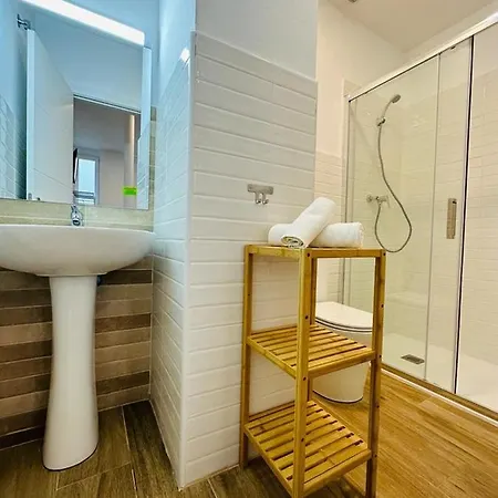 Hostel Costa-luz Bejar 28-30 *